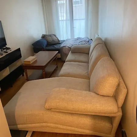 Apartment Studio Entierement Equipe En Face Du Metro
